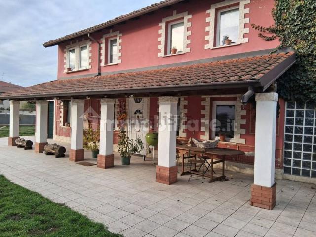 Case e ville in vendita di 110 m² in Via Moschina, 3