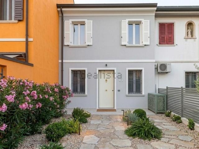Case e ville in vendita di 110 m² in Via Nerio Toffaletti, 1