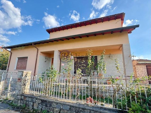 Case e ville in vendita di 110 m² in Via San Francesco