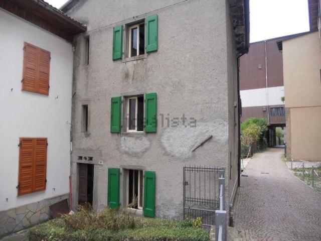 Case e ville in vendita di 110 m² in Via SAN ROCCO