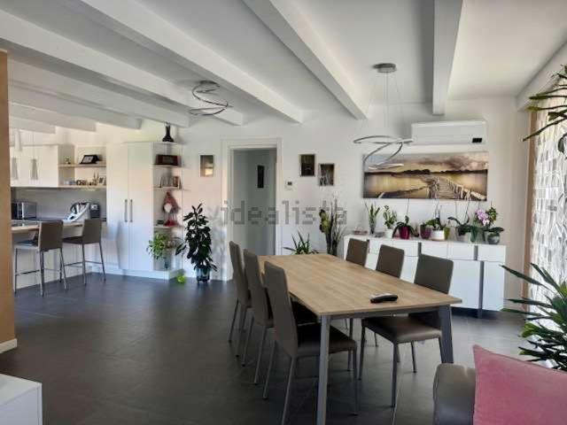 Case e ville in vendita di 110 m² in Via Sistiana, 23