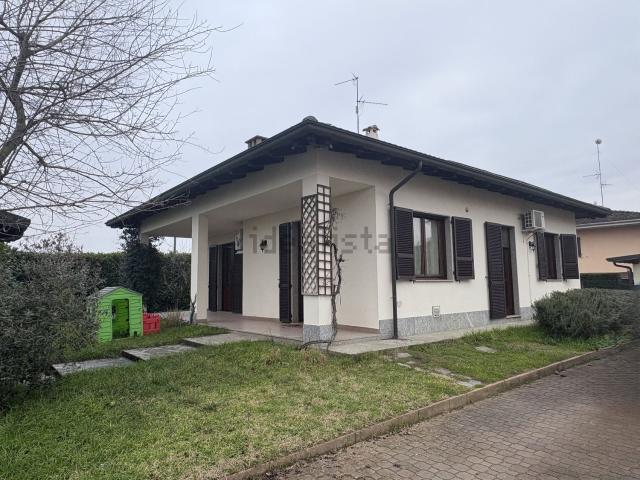 Case e ville in vendita di 110 m² in Via Roma