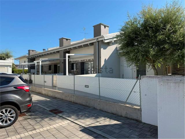 Case e ville in vendita di 110 m² in Via Torcello