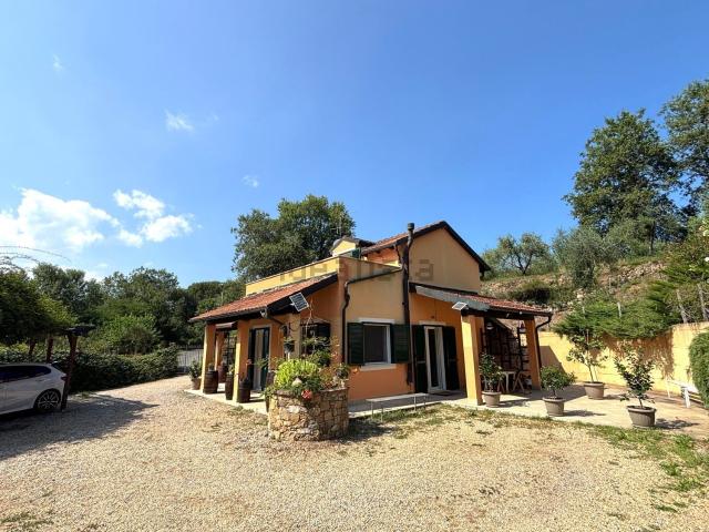 Case e ville in vendita di 110 m² in Frazione Bossoleto