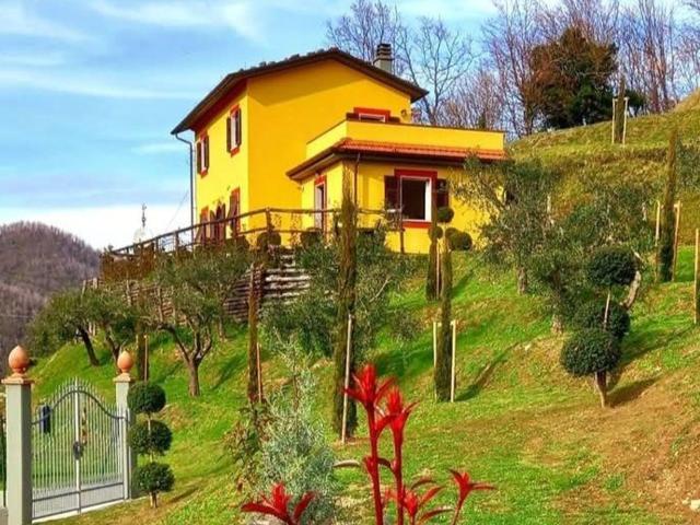 Case e ville in vendita di 110 m² in Località Fucicchiola, 1