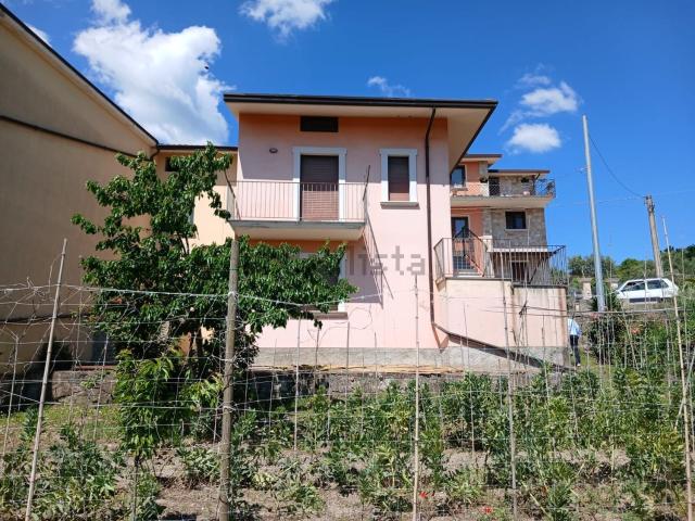 Case e ville in vendita di 110 m² in Strada statale provinciale