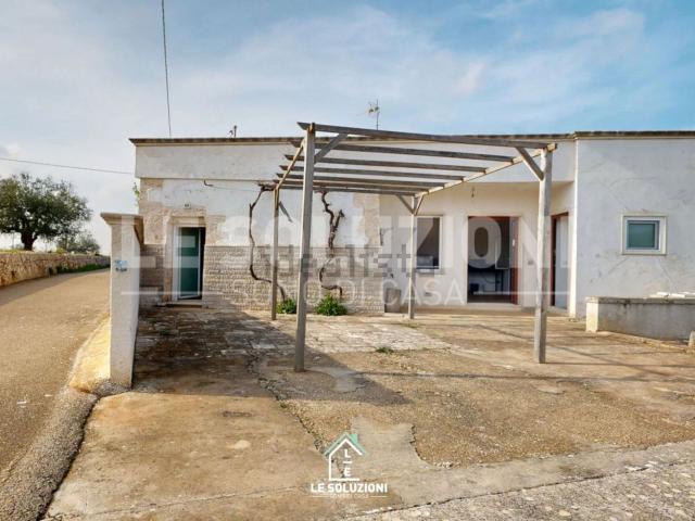 Case e ville in vendita di 111 m² in Contrada Putignano