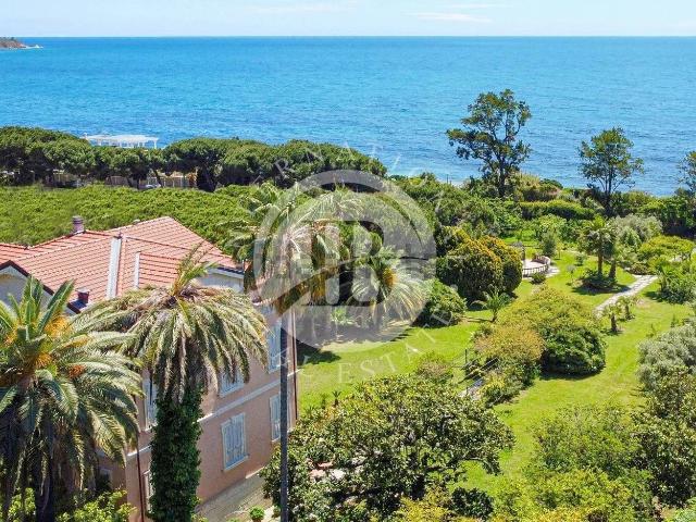 Case e ville in vendita di 1125 m²