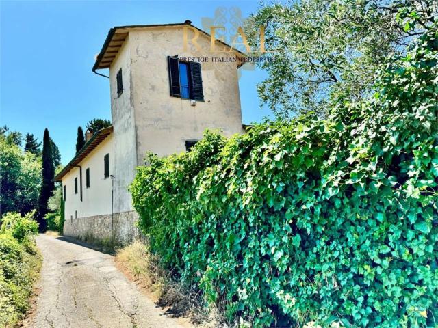 Case e ville in vendita di 1123 m² in Via Vecchia di Pozzolatico, 37
