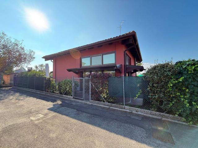 Case e ville in vendita di 112 m² in Via San Vitale Ovest, 510