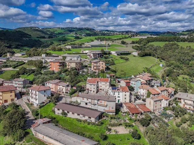 Case e ville in vendita di 112 m² in Via Tavigliana