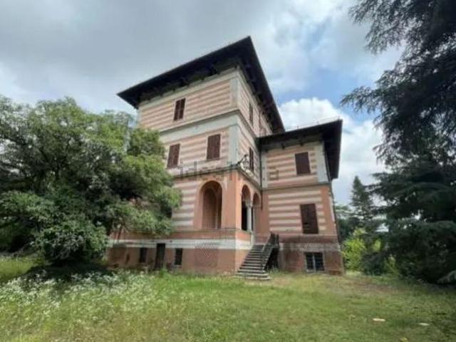 Case e ville in vendita di 1137 m² in Strada Villalvernia, 3