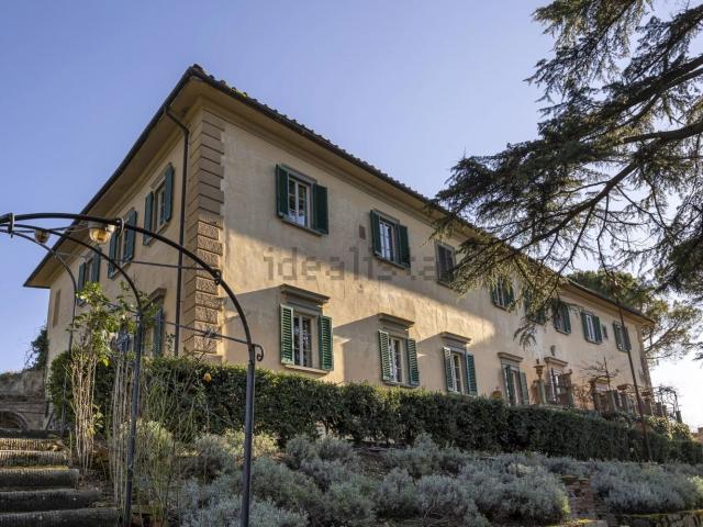 Case e ville in vendita di 1130 m² in Via Suor Maria Celeste