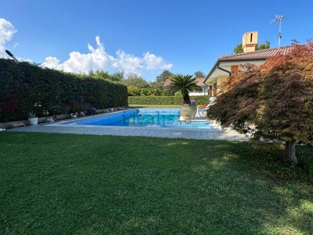 Case e ville in vendita di 113 m² in Via Po di Levante, 4