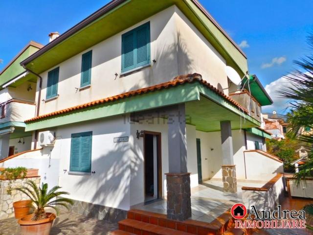 Case e ville in vendita di 113 m² in Viale Caravaggio, 76