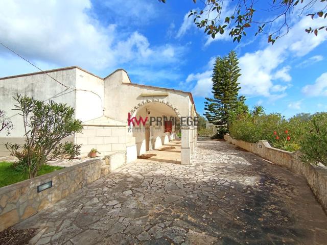 Case e ville in vendita di 113 m² in Contrada Santo Scalone