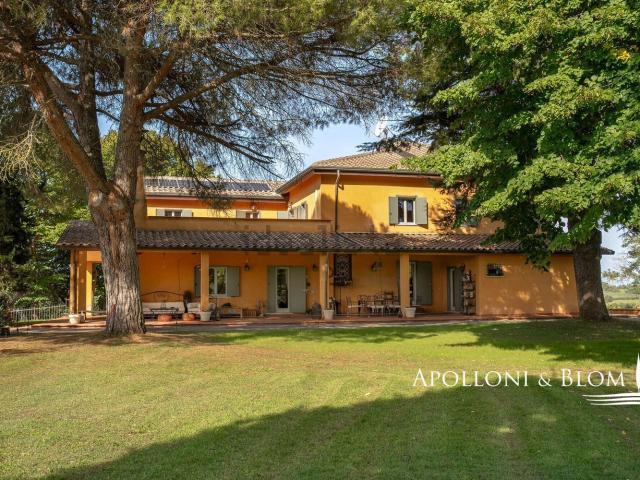 Case e ville in vendita di 1141 m² in Strada Provinciale Lauretana