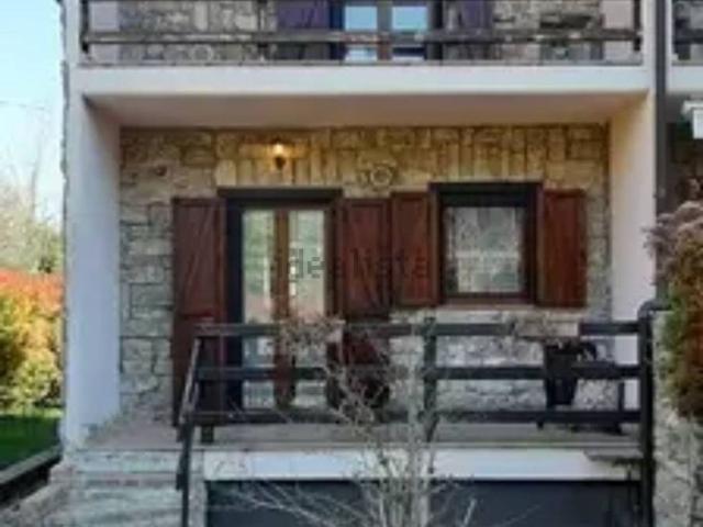 Case e ville in vendita di 115 m² in Via Canonica