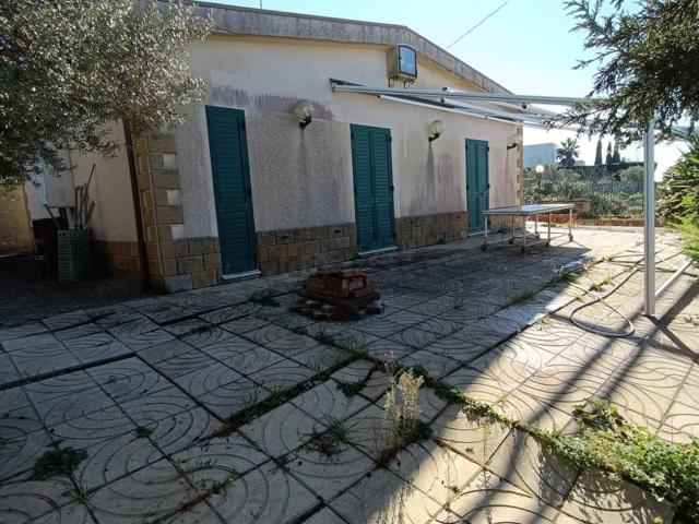 Case e ville in vendita di 115 m² in Via Babbaurra
