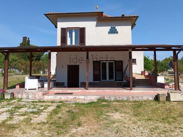 Case e ville in vendita di 115 m² in Via Bancaleddu 1° Traversa, 32