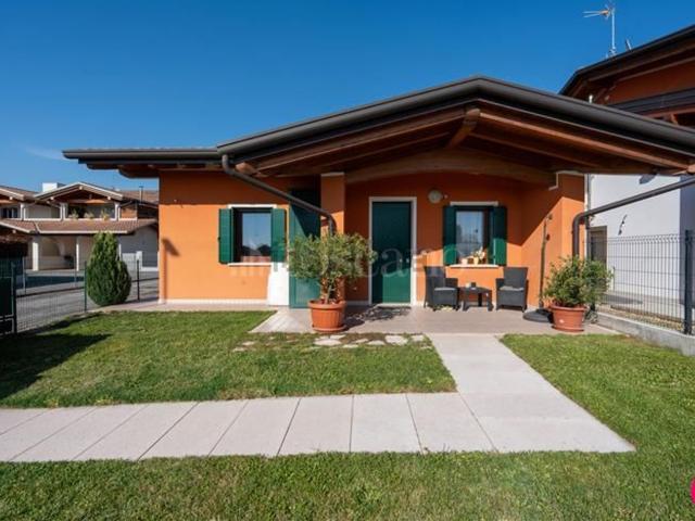 Case e ville in vendita di 115 m² in Via Burtolo