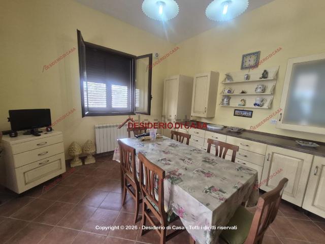Case e ville in vendita di 115 m² in Via della Riviera