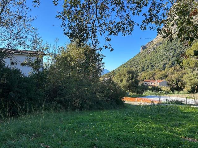 Case e ville in vendita di 115 m² in Via Vallina