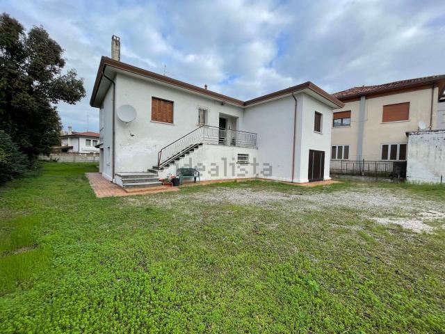 Case e ville in vendita di 115 m² in Viale Venezia, 12