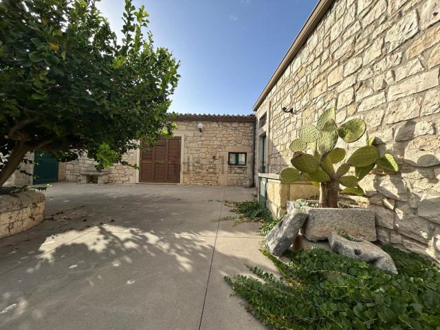 Case e ville in vendita di 115 m² in Contrada BUTRANO