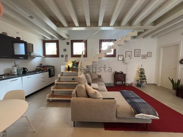 Case e ville in vendita di 115 m² in Corso Martiri della Libertà, 143