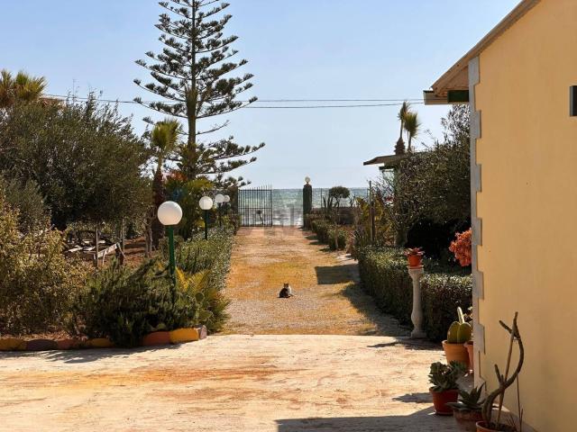 Case e ville in vendita di 116 m² in Via Guardiana Contrada
