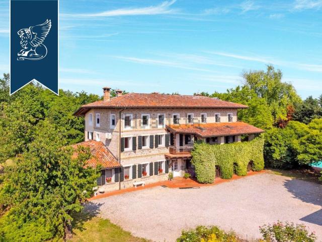 Case e ville in vendita di 1176 m²