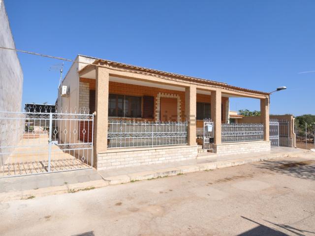 Case e ville in vendita di 117 m² in Via Brindisi