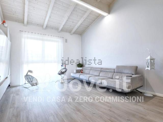 Case e ville in vendita di 117 m² in Viale Ungaretti, 42