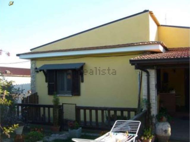 Case e ville in vendita di 117 m² in Contrada Colle