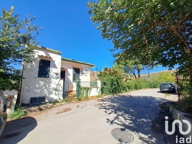 Case e ville in vendita di 117 m² in Piazza Aldo Moro, 123