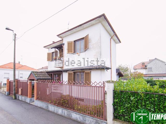 Case e ville in vendita di 118 m² in Via Campi