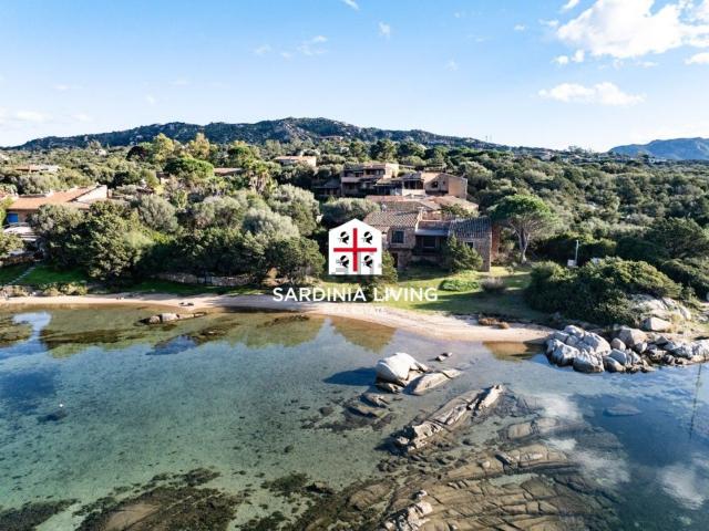 Case e ville in vendita di 118 m² in Via La Caletta