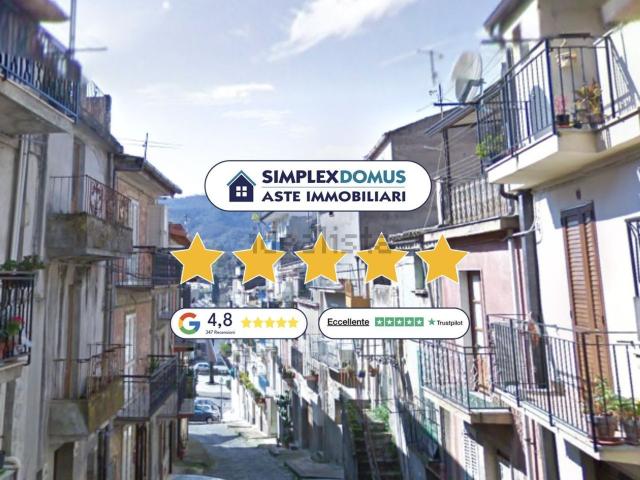 Case e ville in vendita di 118 m² in Via Verga