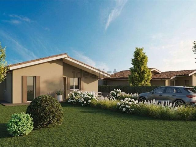 Case e ville in vendita di 119 m² in Via Cascinelle