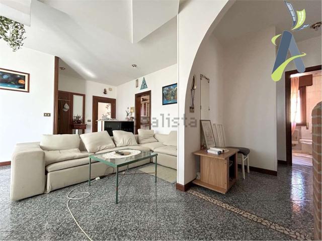 Case e ville in vendita di 119 m² in Via Bastiette, 104
