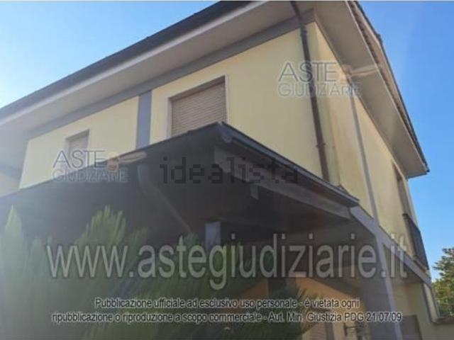 Case e ville in vendita di 119 m² in Viale Virgilio, 7