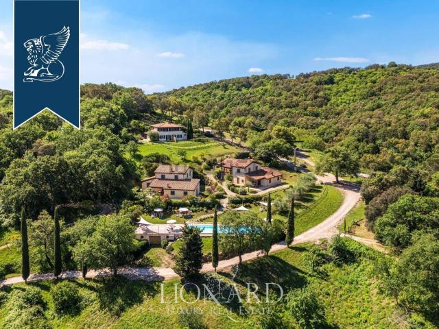 Case e ville in vendita di 1200 m²