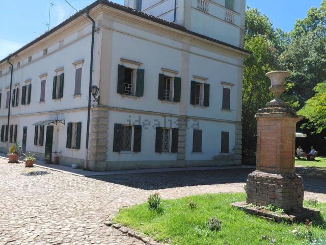 Case e ville in vendita di 1200 m²