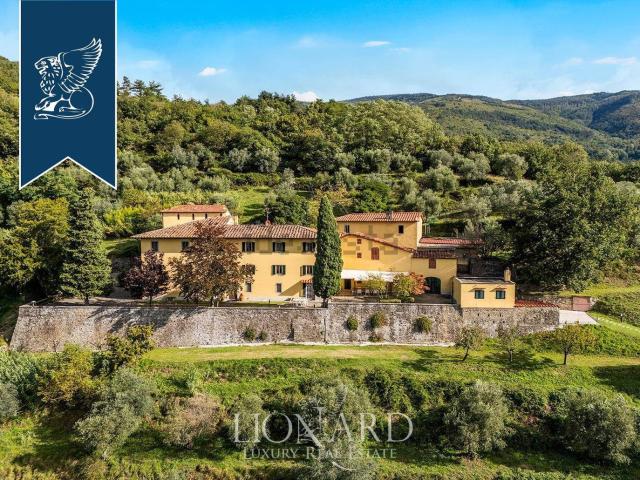 Case e ville in vendita di 1200 m²