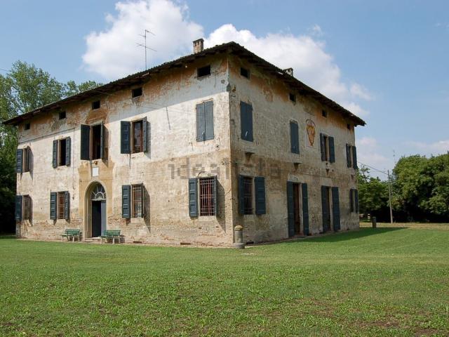 Case e ville in vendita di 1200 m² in Via Sant&apos Agata