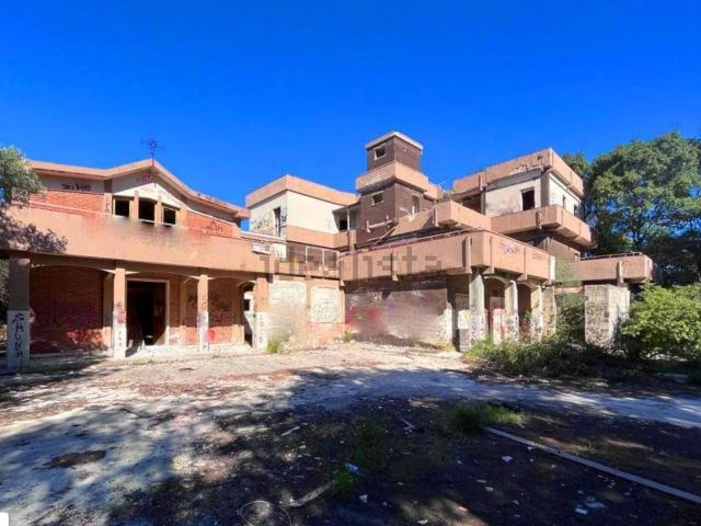 Case e ville in vendita di 1200 m² in Via Serradifalco, 7