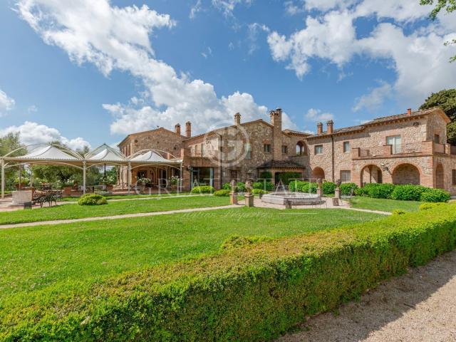 Case e ville in vendita di 1202 m² in Piazza Zara