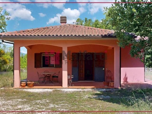 Case e ville in vendita di 120 m² in Via Piano Colle, 12