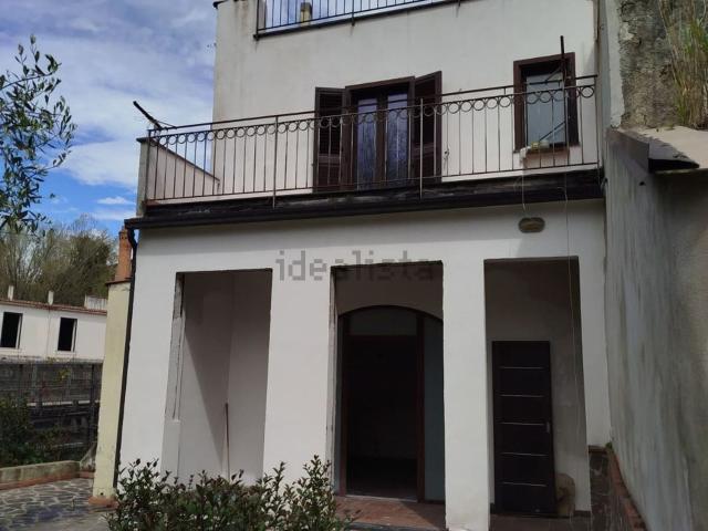 Case e ville in vendita di 120 m² in Via Carlo Gatti, 30